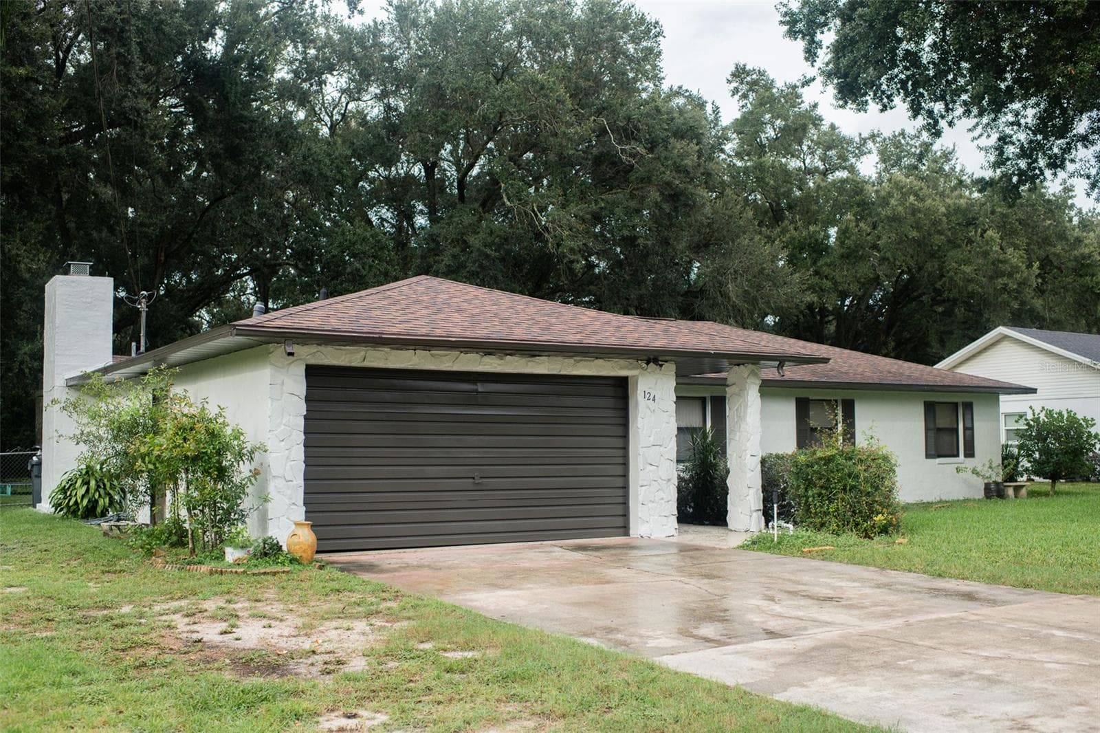 124 N POINTE DR