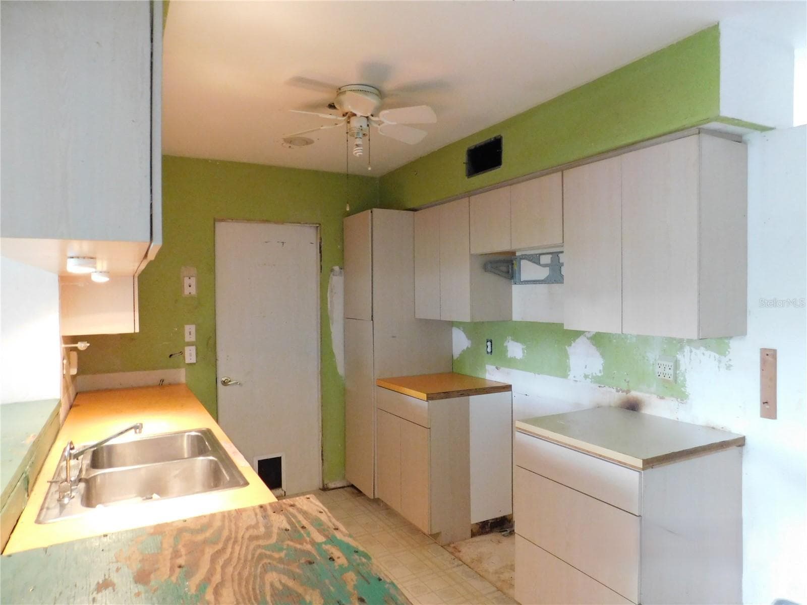 Single Family Residence at 3724 LALANI BLVD, SARASOTA, photo 5 of 18