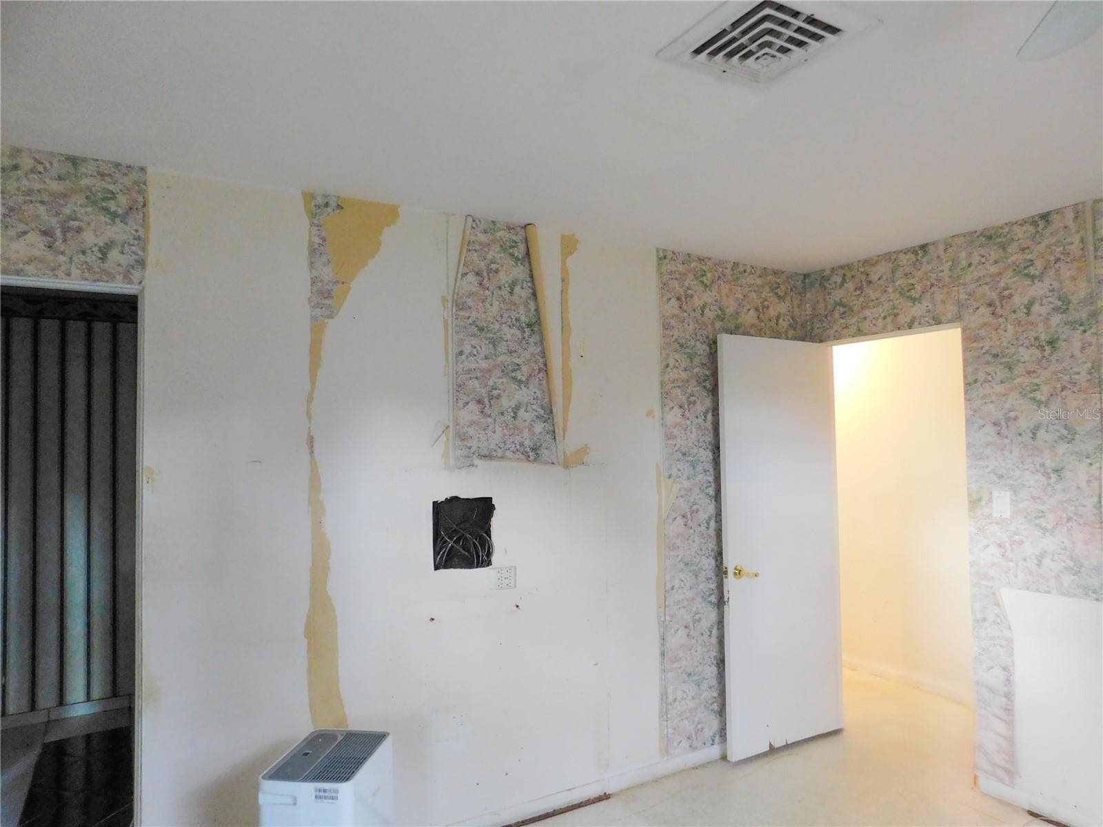 Single Family Residence at 3724 LALANI BLVD, SARASOTA, photo 12 of 18