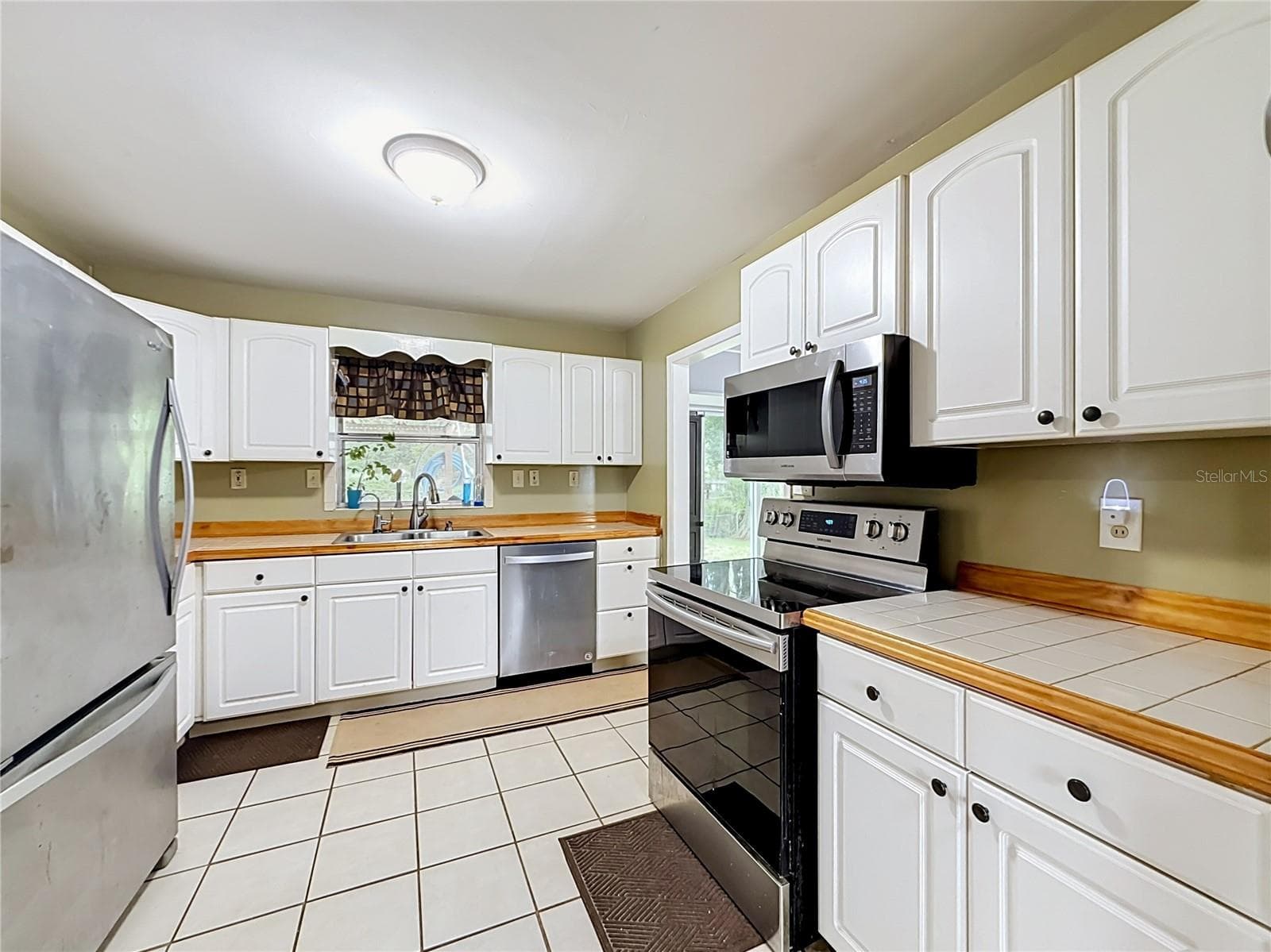 Kitchen - 32848 COUNTY ROAD 473, LEESBURG