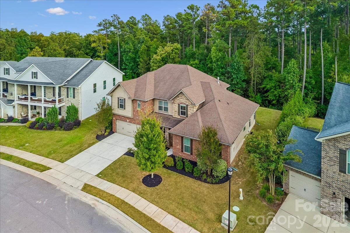 Single Family Residence at 1219 Arges River Drive, Fort Mill, photo 4 of 48