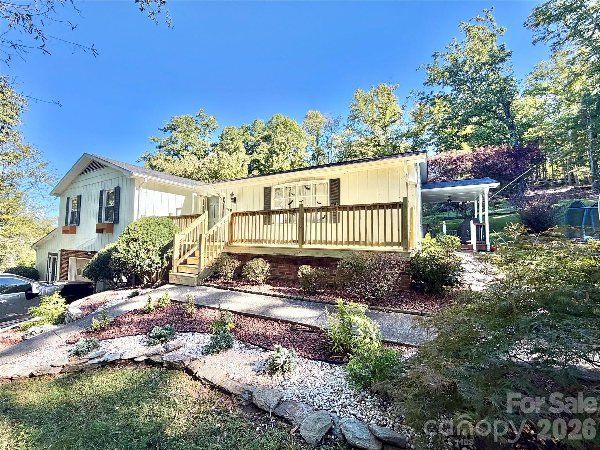 Single Family Residence at 1364 Lithia Springs Road, Moravian Falls, photo 3 of 41