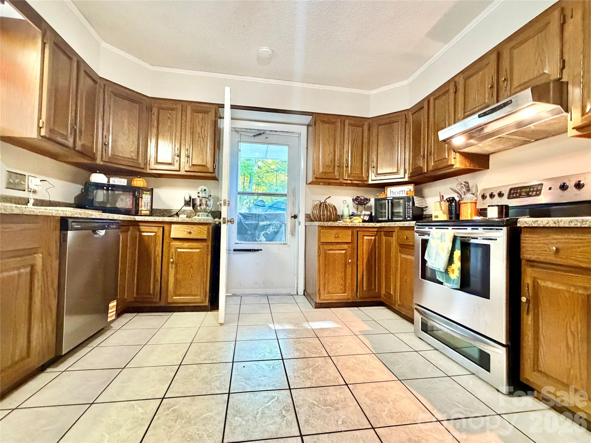 Single Family Residence at 1364 Lithia Springs Road, Moravian Falls, photo 20 of 41