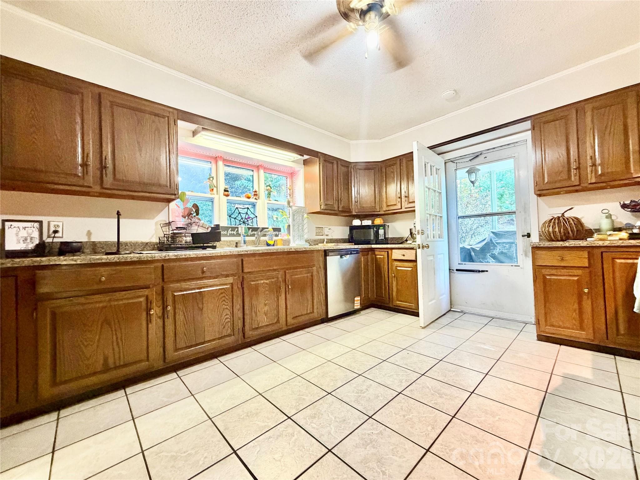 Single Family Residence at 1364 Lithia Springs Road, Moravian Falls, photo 21 of 41