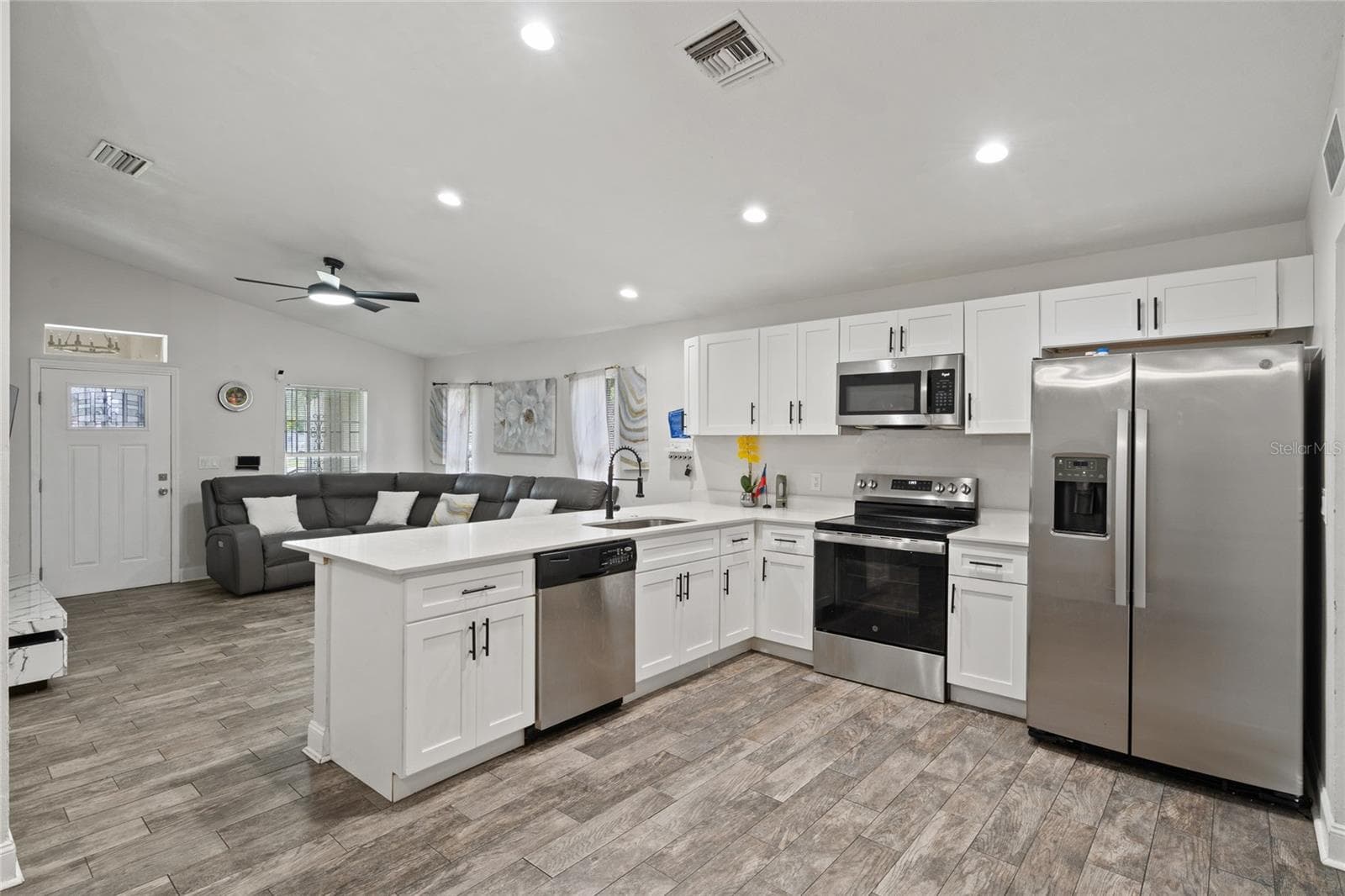 Single Family Residence at 4453 CONLEY ST, ORLANDO, photo 5 of 18