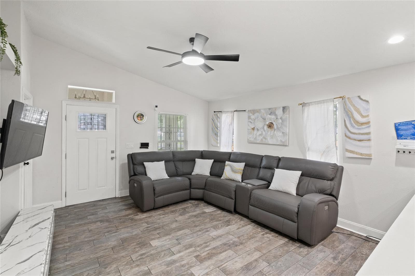 Single Family Residence at 4453 CONLEY ST, ORLANDO, photo 8 of 18