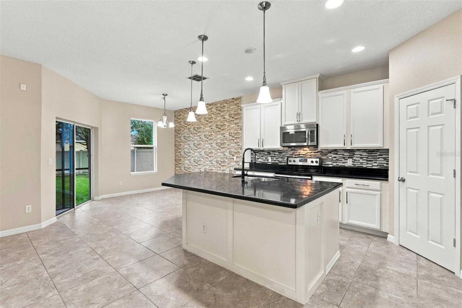 Single Family Residence at 12061 SAWGRASS RESERVE BLVD, ORLANDO, photo 13 of 40