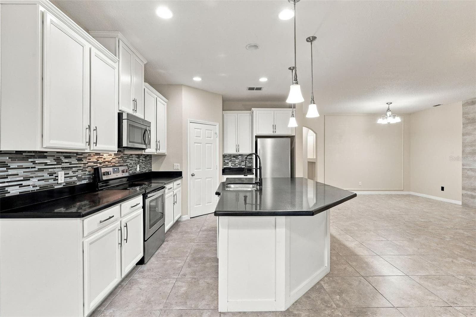 Single Family Residence at 12061 SAWGRASS RESERVE BLVD, ORLANDO, photo 17 of 40