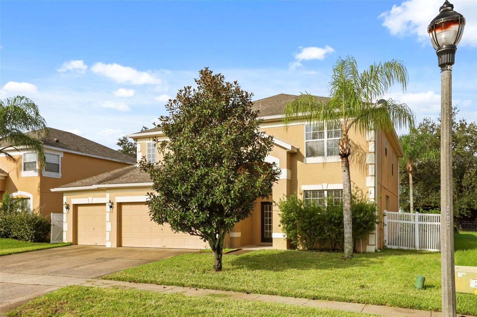 Single Family Residence at 1418 SPRING FEST LN, ORLANDO, photo 2 of 50