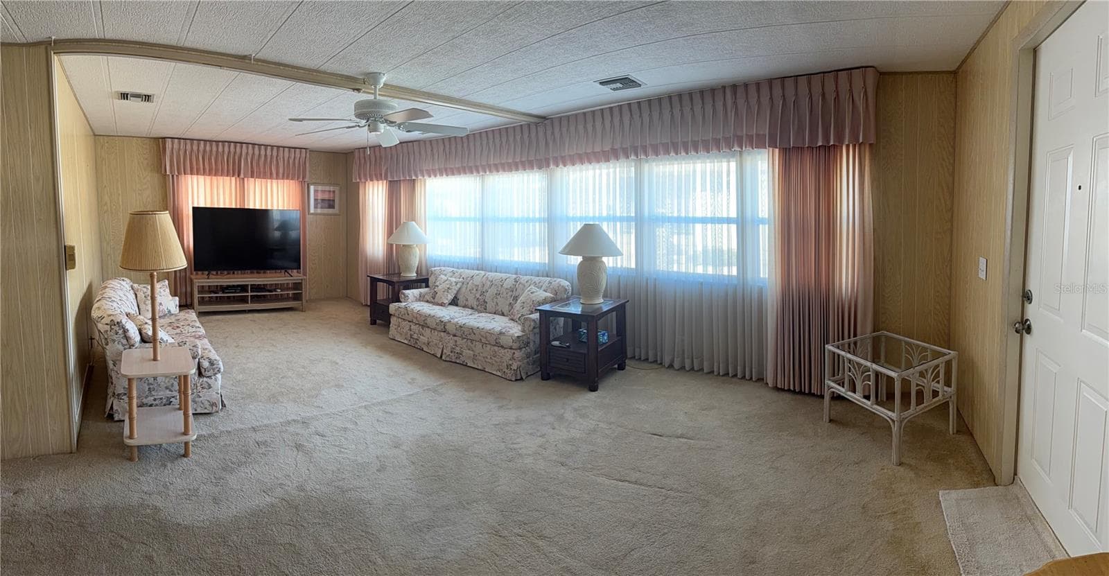 Living Room - 3301 2ND ST BLVD #261, DUNEDIN