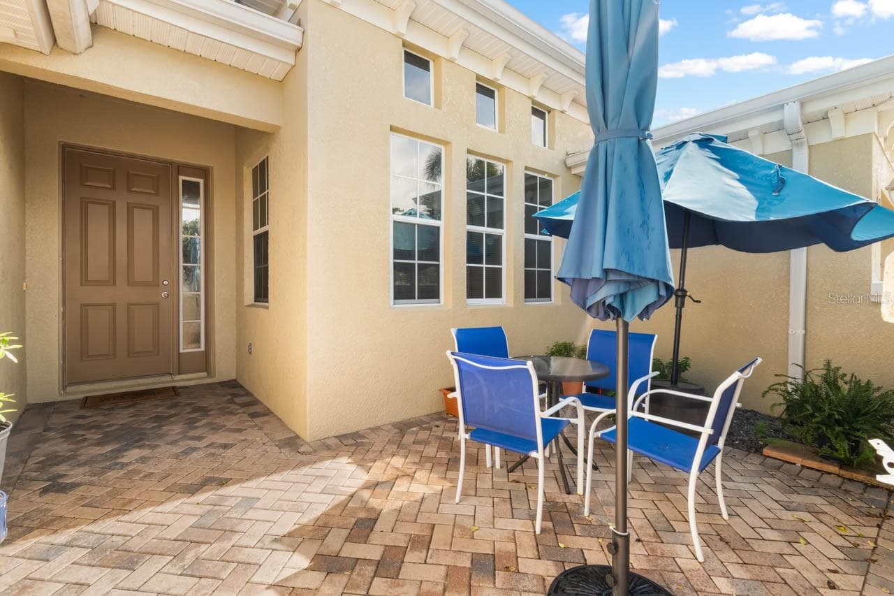 Private courtyard - 1009 CHELSEA GREENS CT #37, SUN CITY CENTER