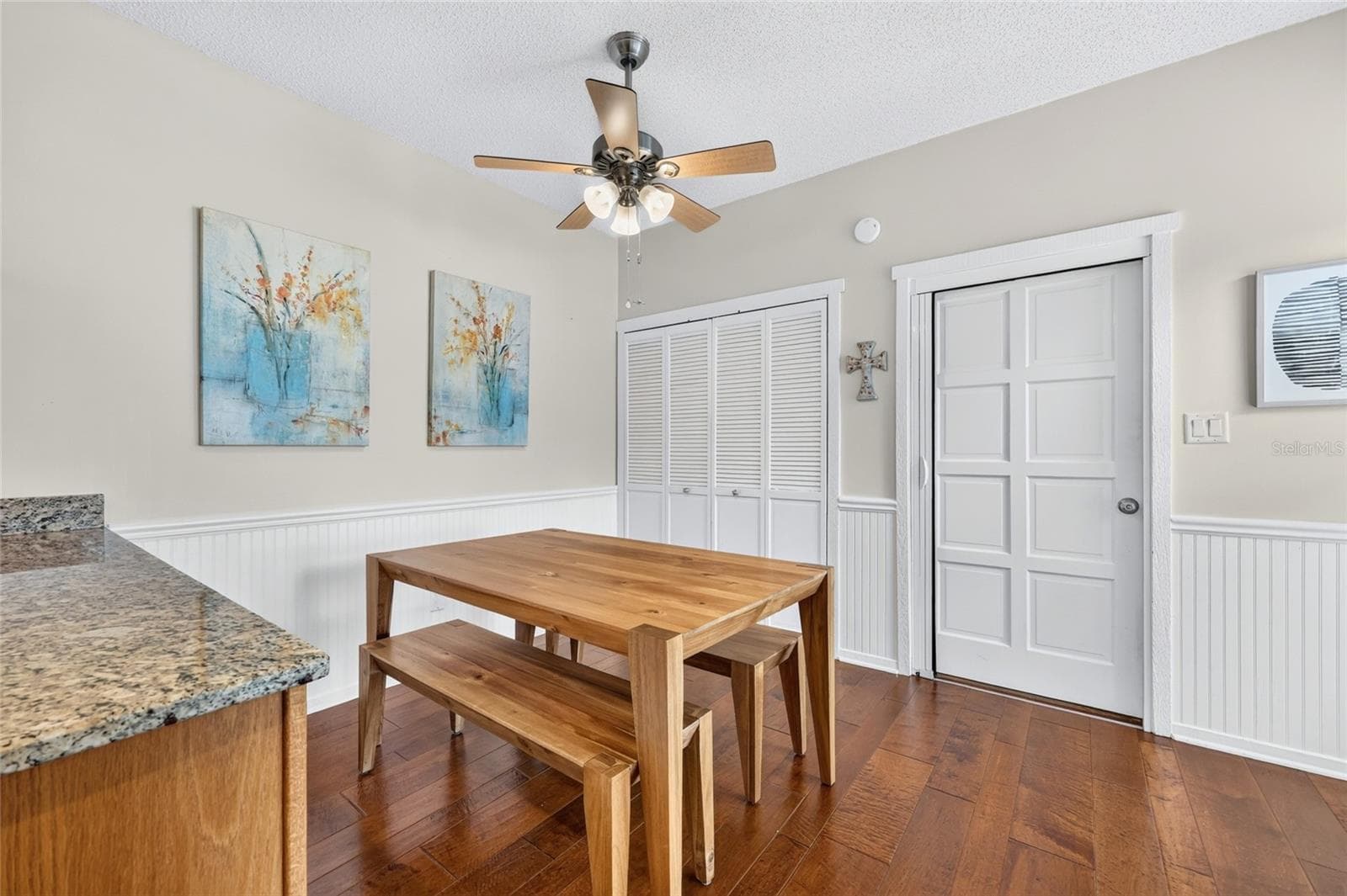 Breakfast Nook - 1731 SE CLATTER BRIDGE RD, OCALA
