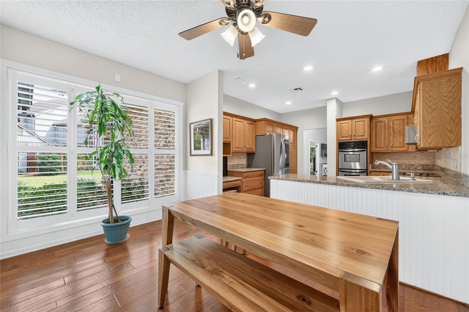 Breakfast Nook - 1731 SE CLATTER BRIDGE RD, OCALA