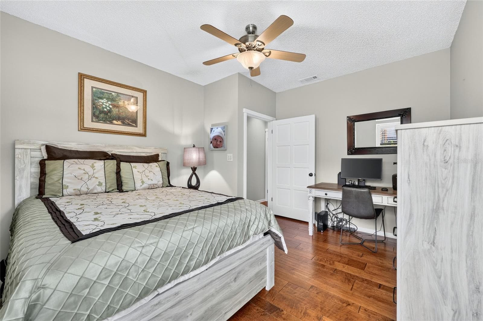 Guest Room Suite - 1731 SE CLATTER BRIDGE RD, OCALA
