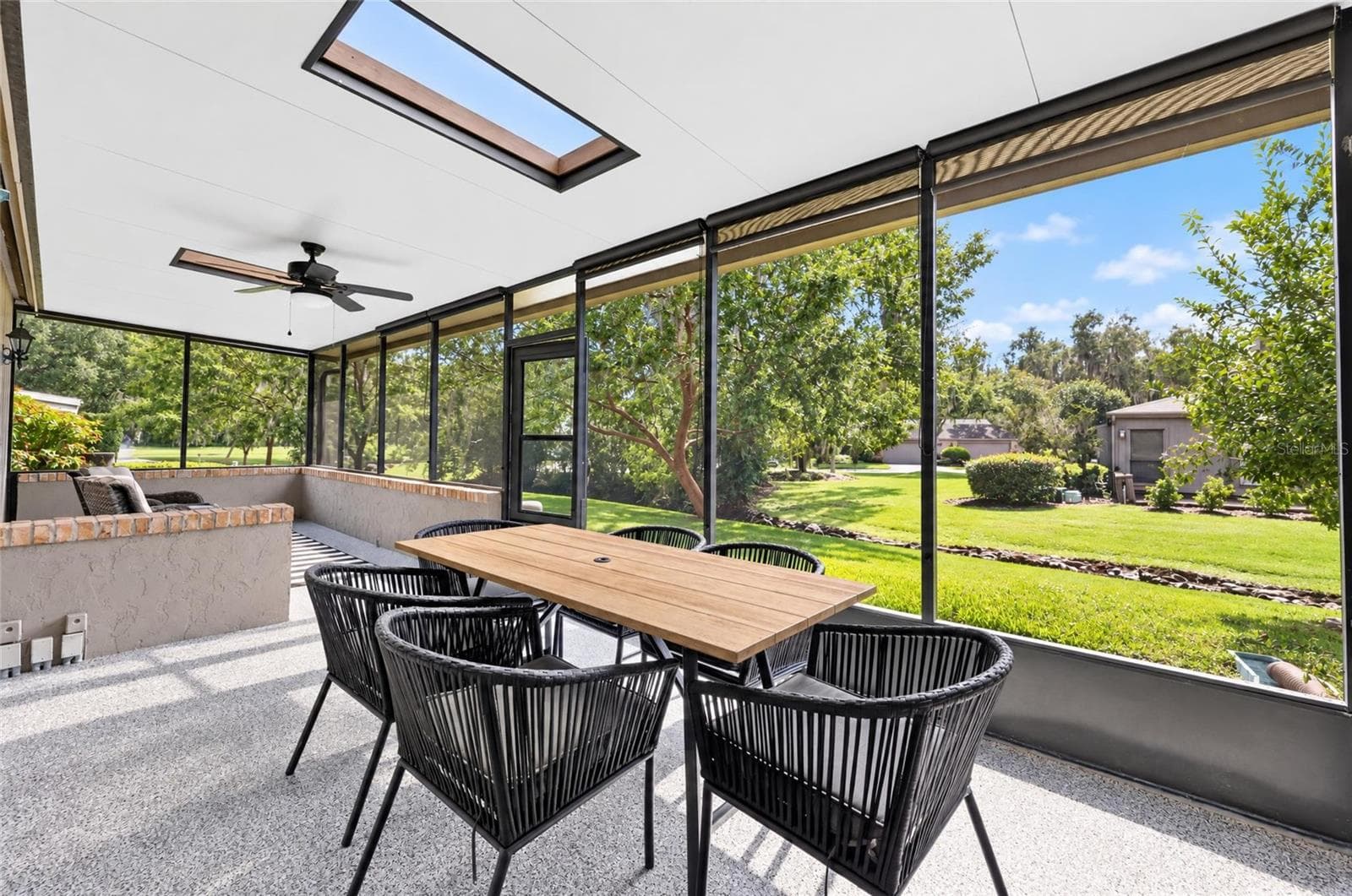 Screened Back Porch - 1731 SE CLATTER BRIDGE RD, OCALA