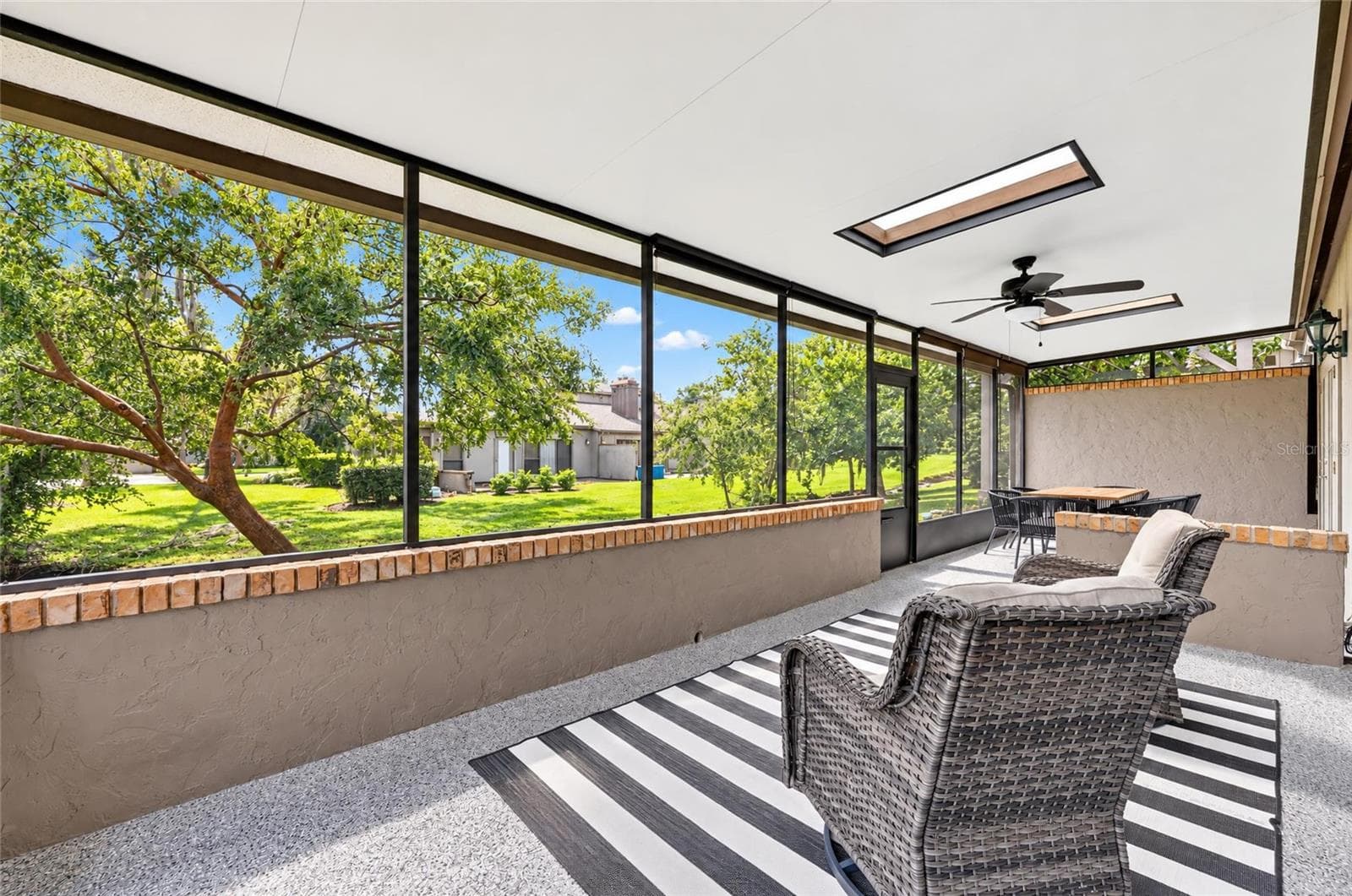 Screened Back Porch - 1731 SE CLATTER BRIDGE RD, OCALA