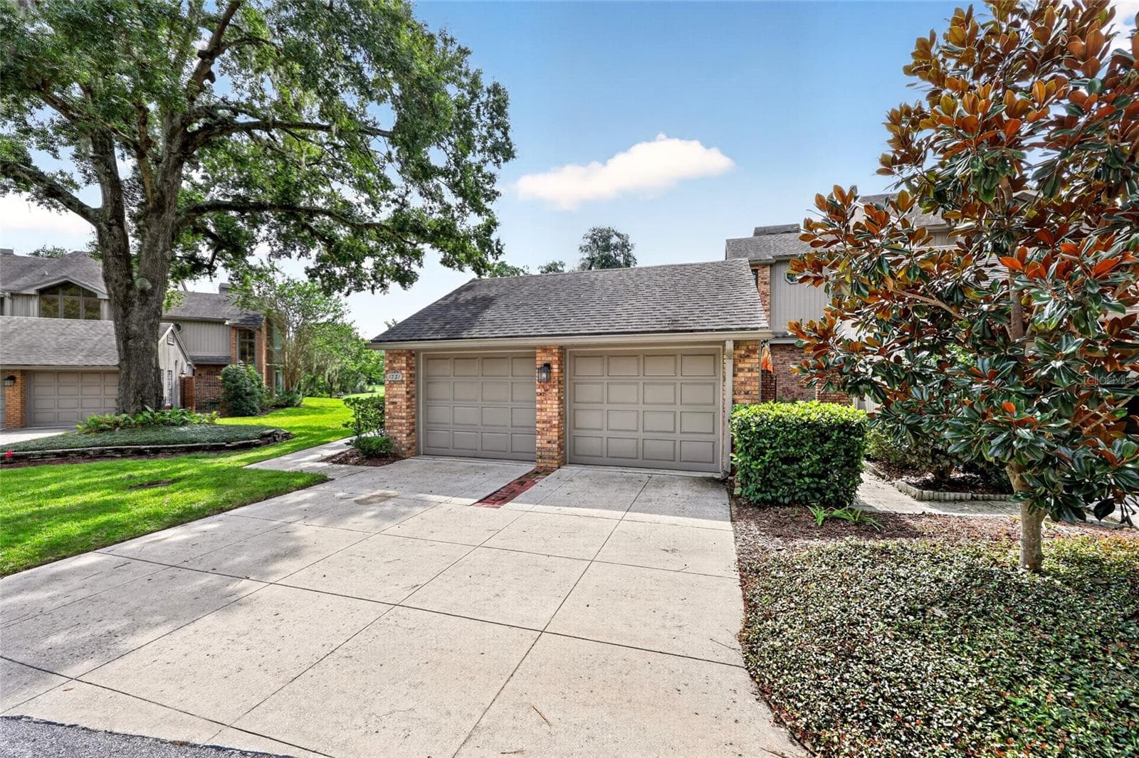 Two Car Garage - 1731 SE CLATTER BRIDGE RD, OCALA