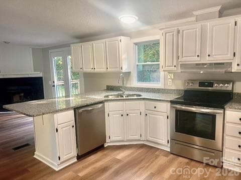 Single Family Residence at 10380 Turnplow Drive, Davidson, photo 8 of 24