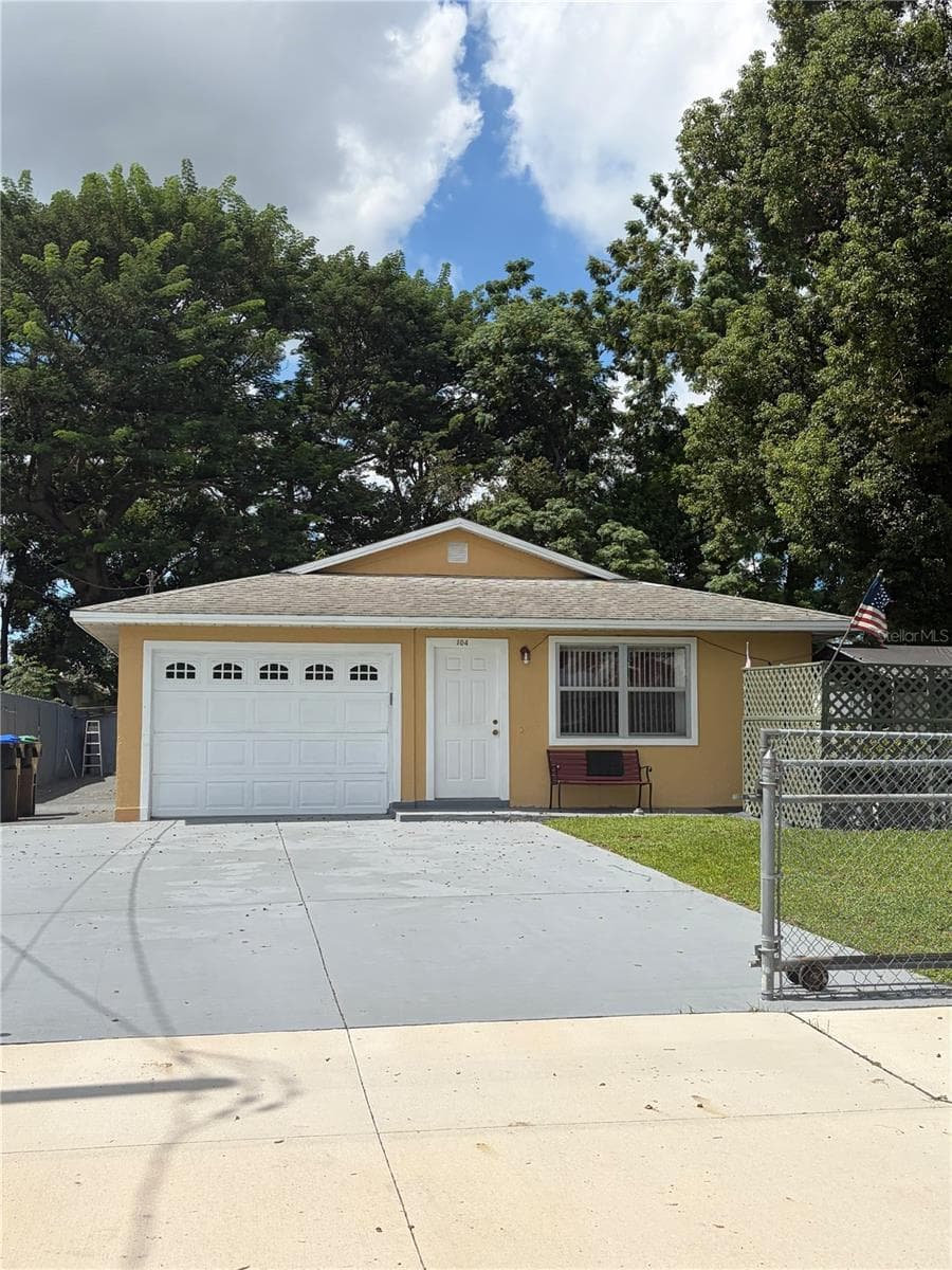 104 S OBSERVATORY DR