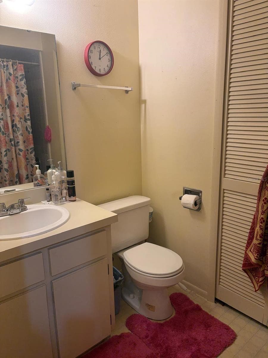Single Family Residence at 104 S OBSERVATORY DR, ORLANDO, photo 13 of 19