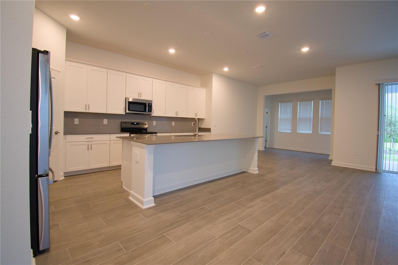 Single Family Residence at 10830 HISTORY AVE, ORLANDO, photo 8 of 43