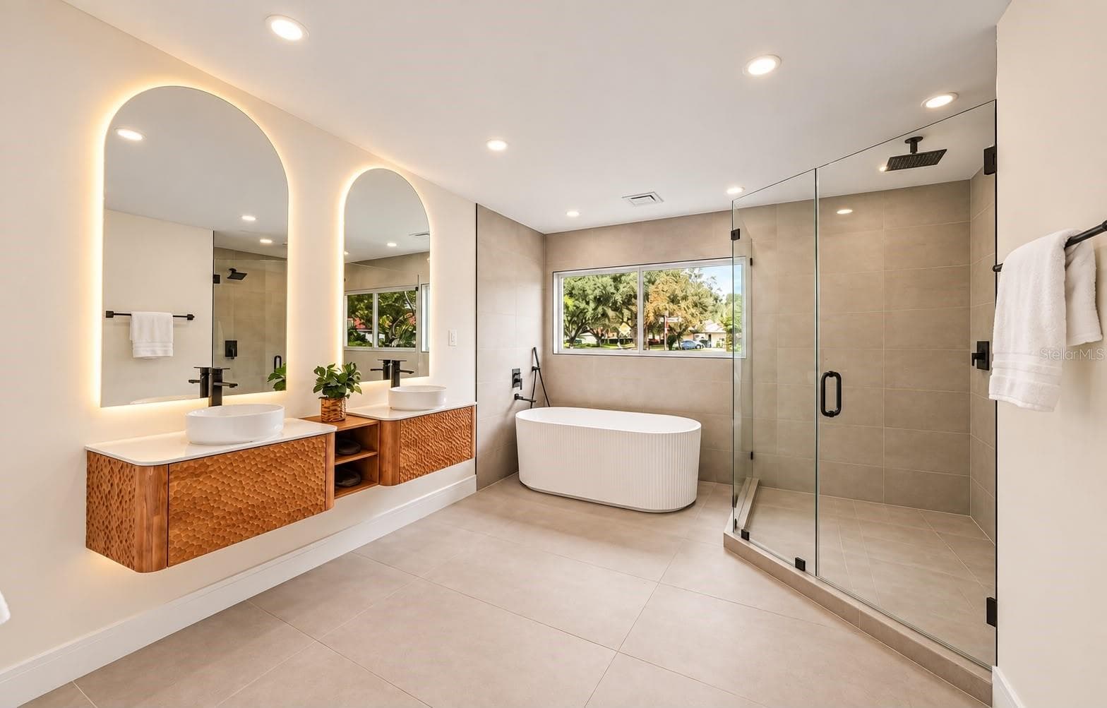Master Bathroom - 4901 HALLSTEAD WAY, TAMPA