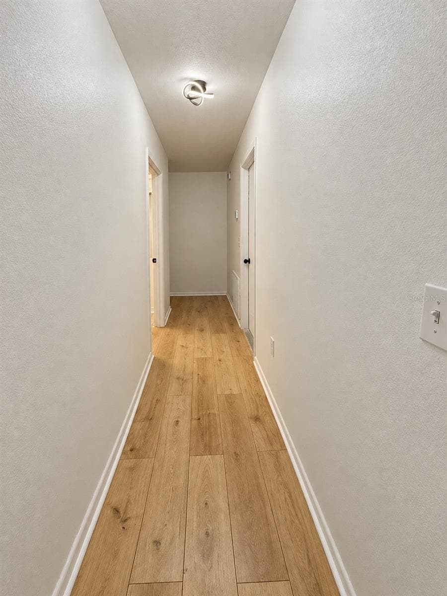 hall - 86 LAKE DAISY BLVD, WINTER HAVEN