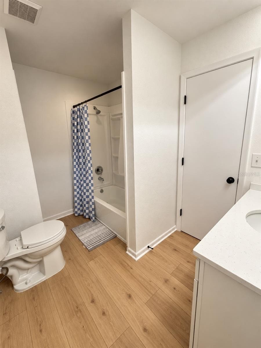 Guest bathroom - 86 LAKE DAISY BLVD, WINTER HAVEN