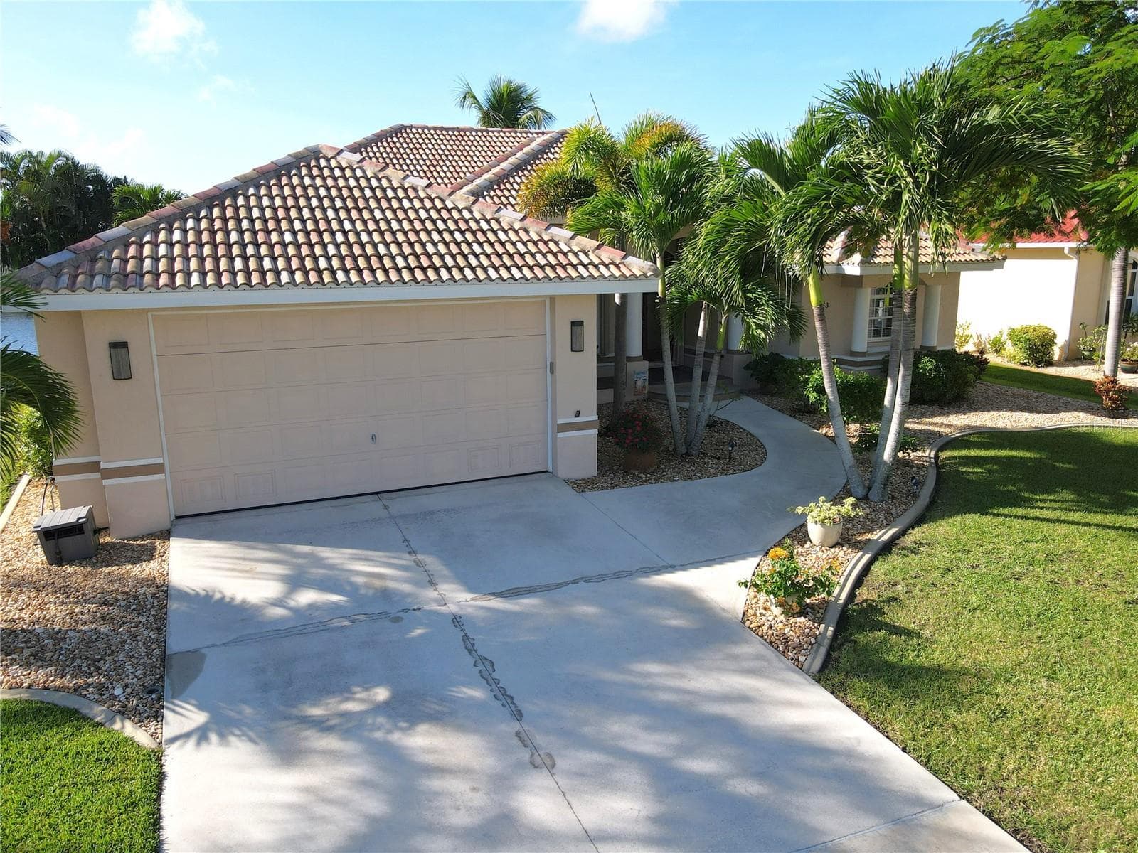 Single Family Residence at 17123 BARCREST LN, PUNTA GORDA, photo 5 of 97