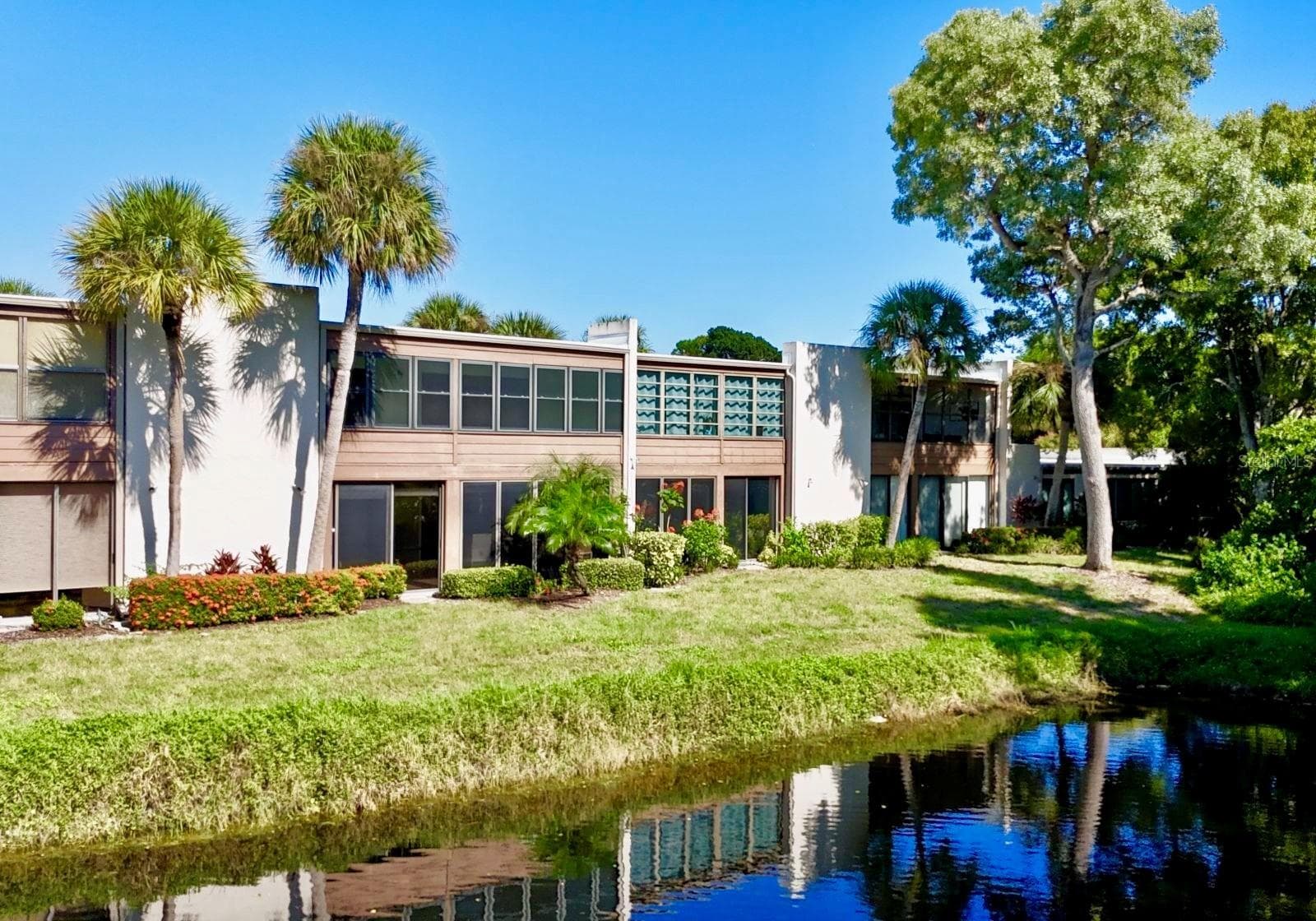 Condominium at 182 PINENEEDLE DR, BRADENTON, photo 3 of 34