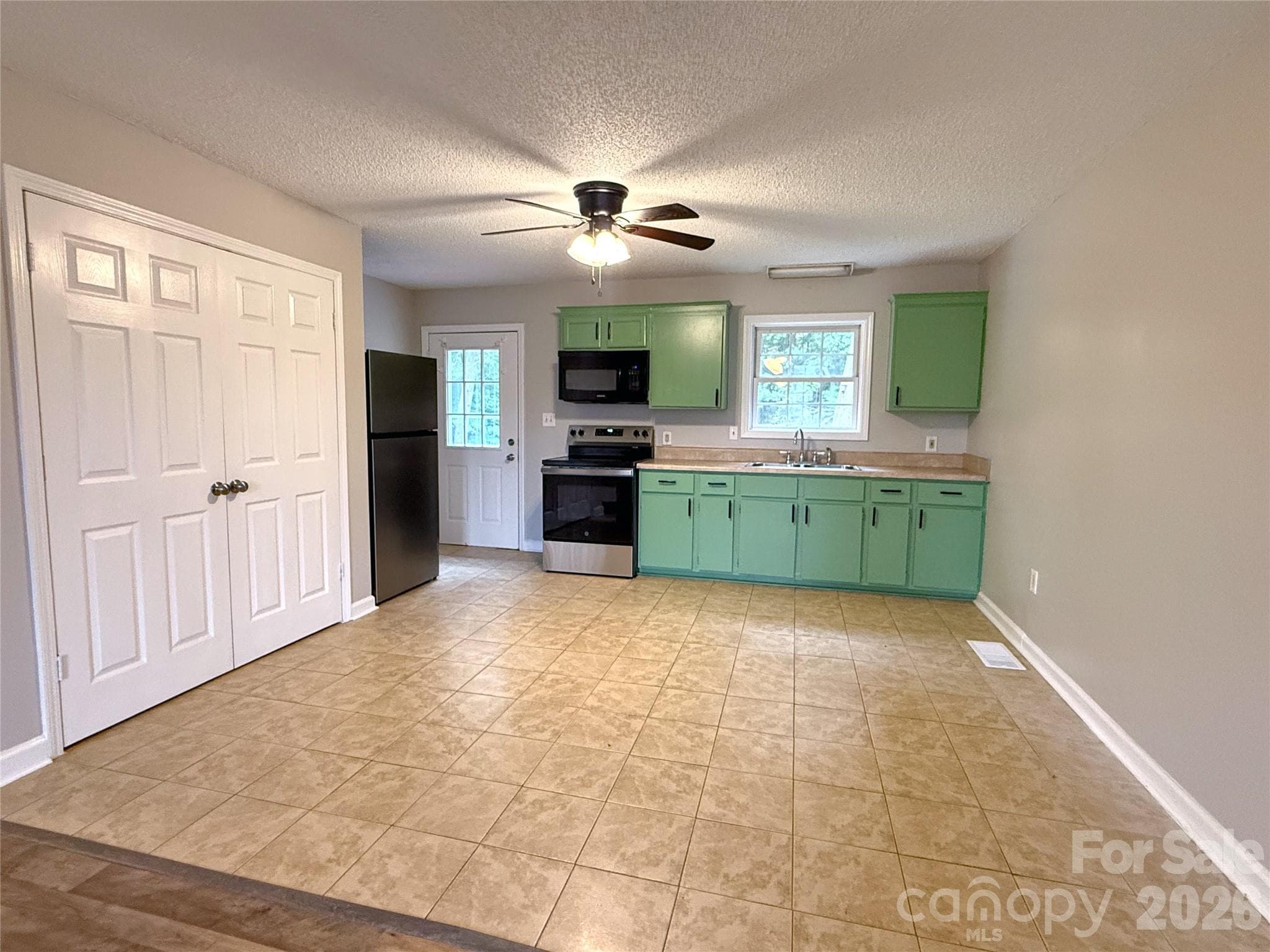 Single Family Residence at 409 Skyline Drive, Salisbury, photo 3 of 25