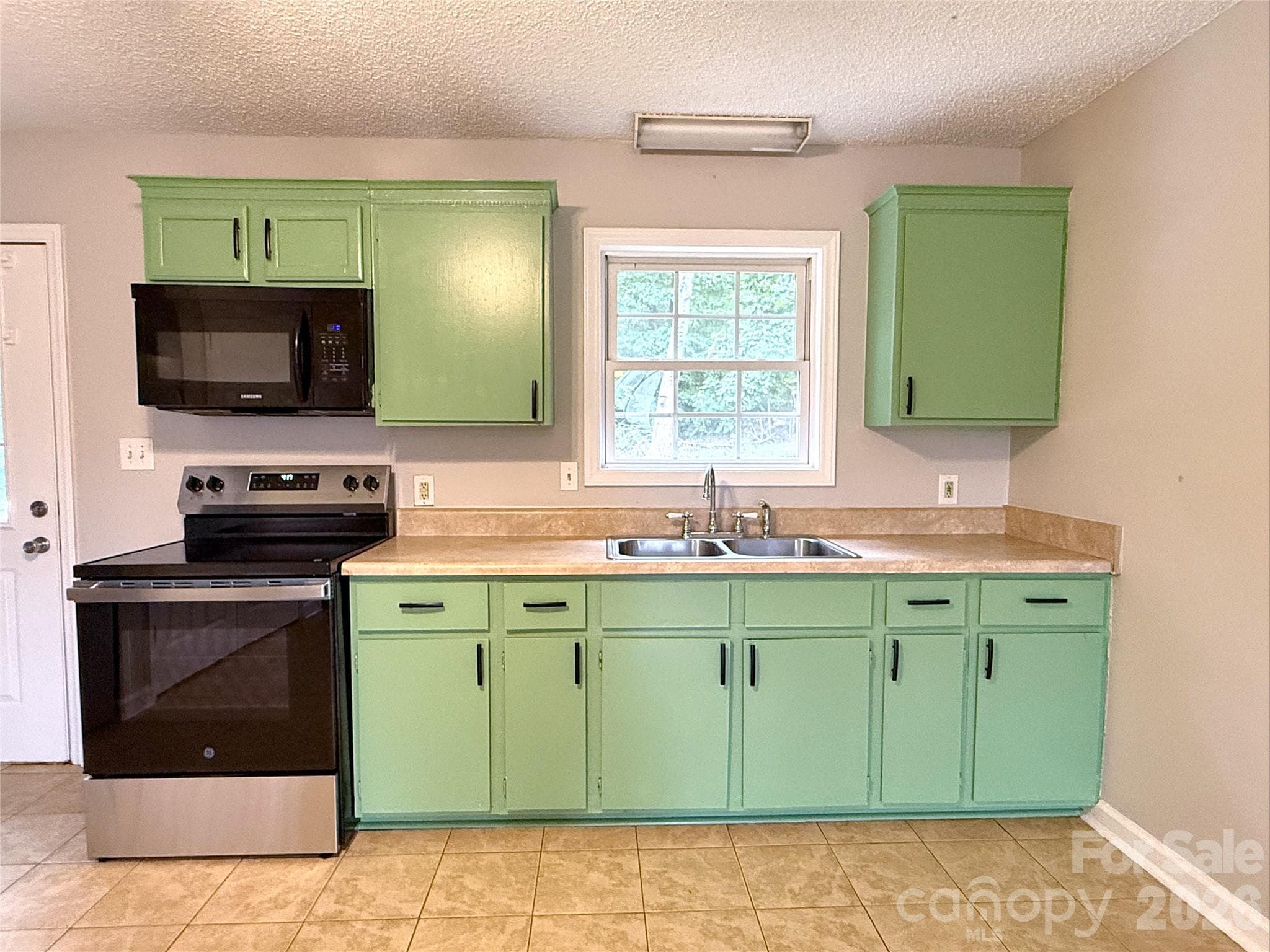 Single Family Residence at 409 Skyline Drive, Salisbury, photo 4 of 25