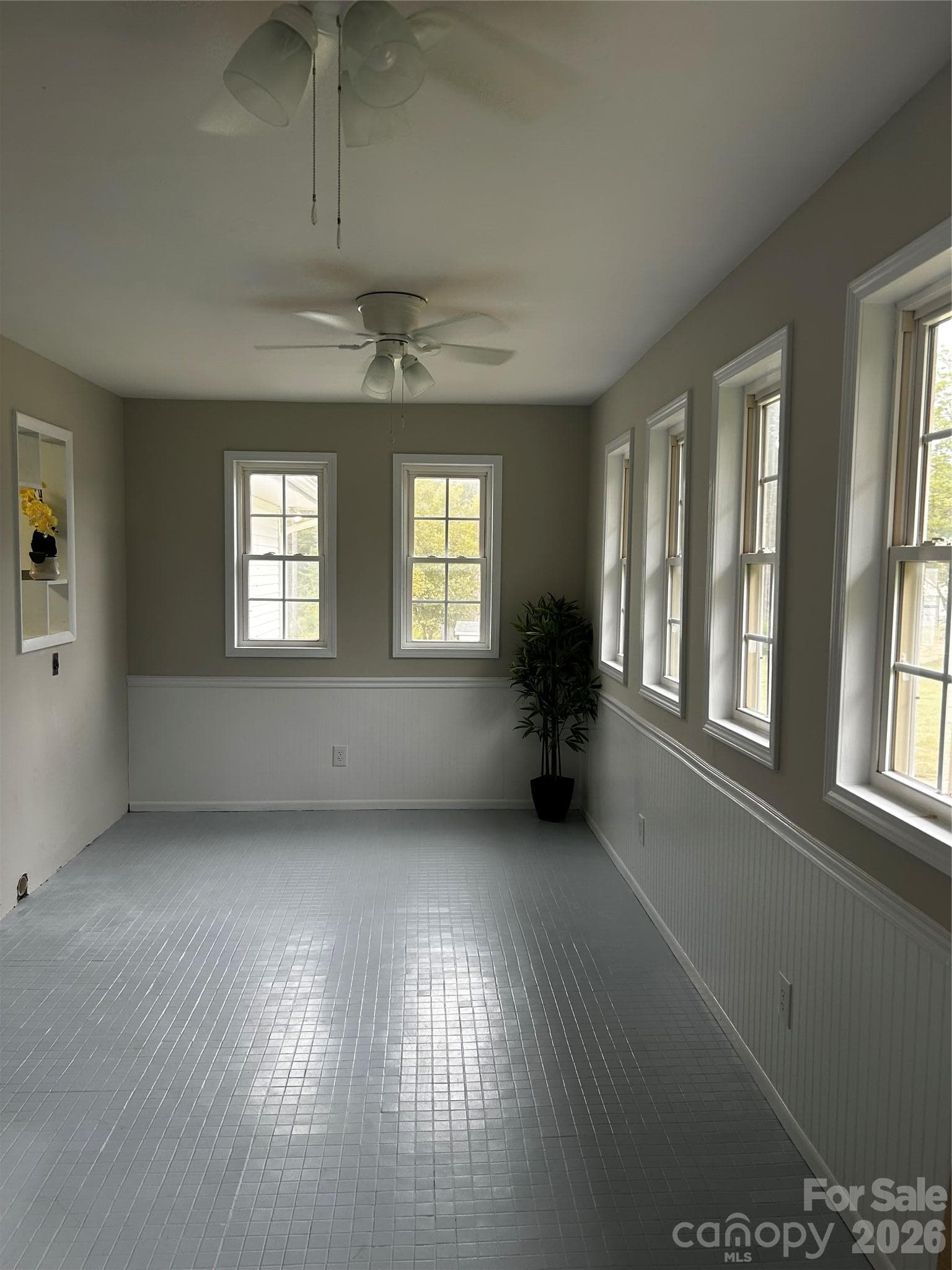 Single Family Residence at 581 Sutton Spring Road, York, photo 12 of 14