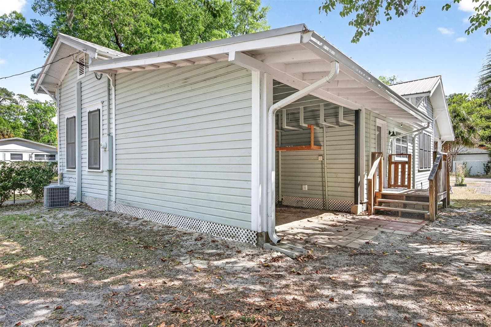 Single Family Residence at 630 NE 6TH AVE, GAINESVILLE, photo 31 of 39