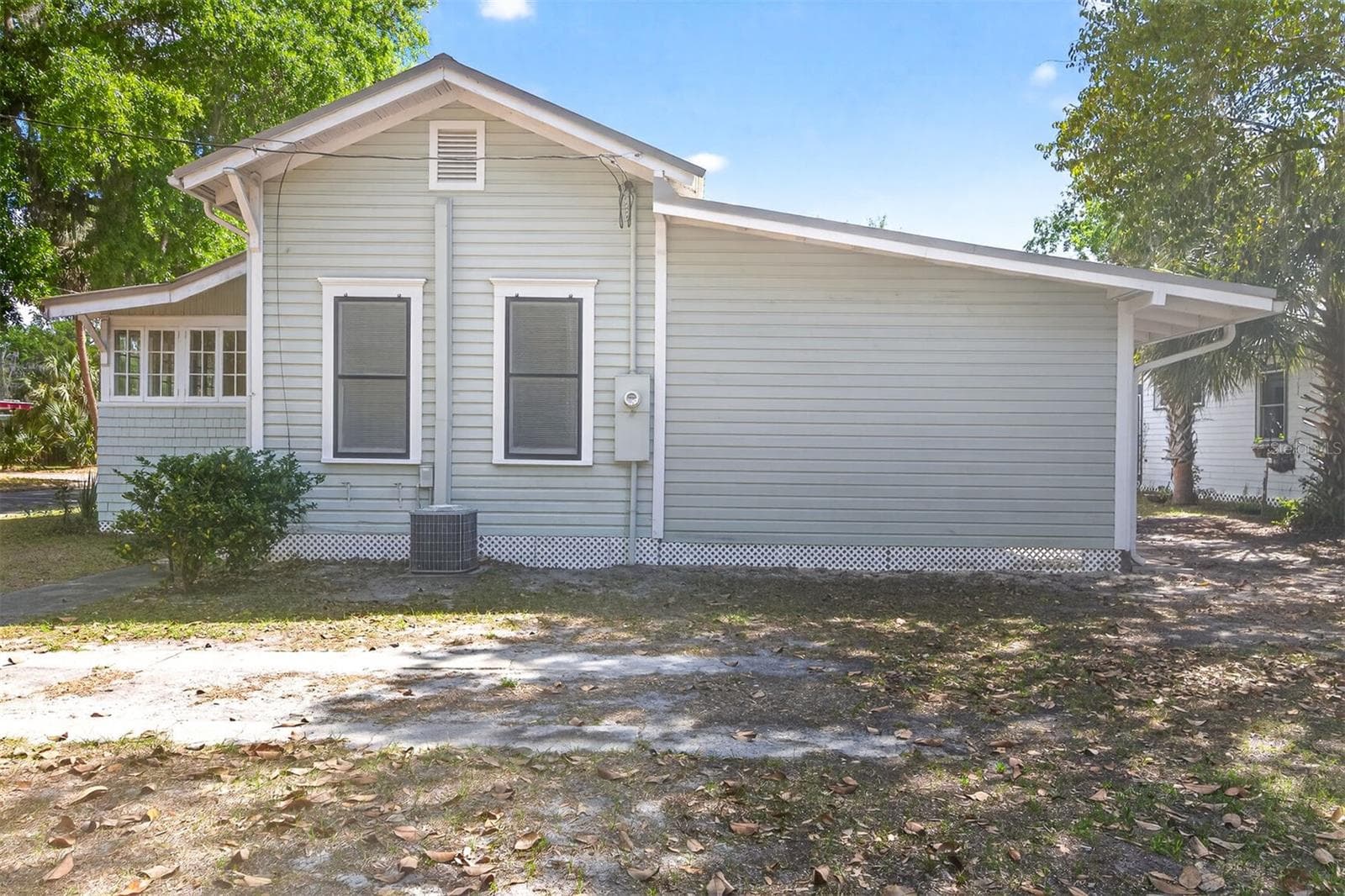 Single Family Residence at 630 NE 6TH AVE, GAINESVILLE, photo 34 of 39