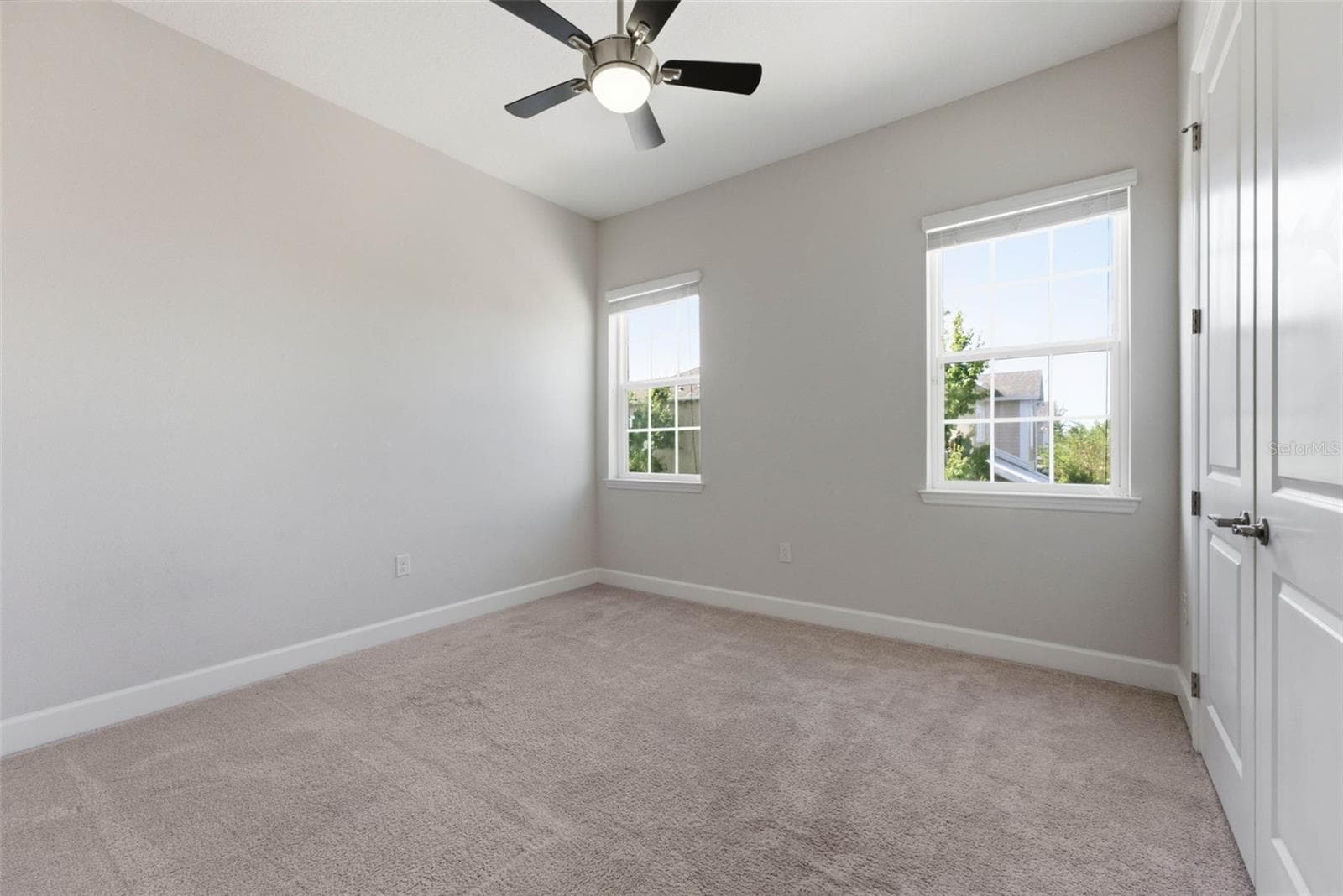 Townhouse at 9025 LAUREATE BLVD, ORLANDO, photo 8 of 15
