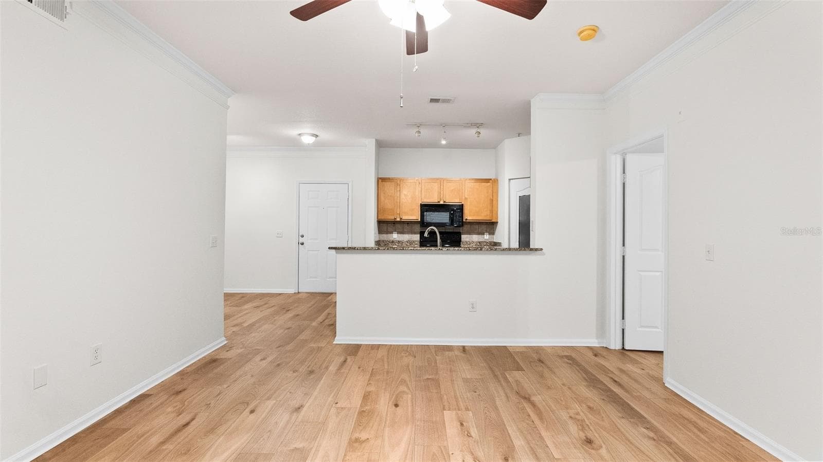 LIVING ROOM - 4207 S DALE MABRY HWY #6214, TAMPA
