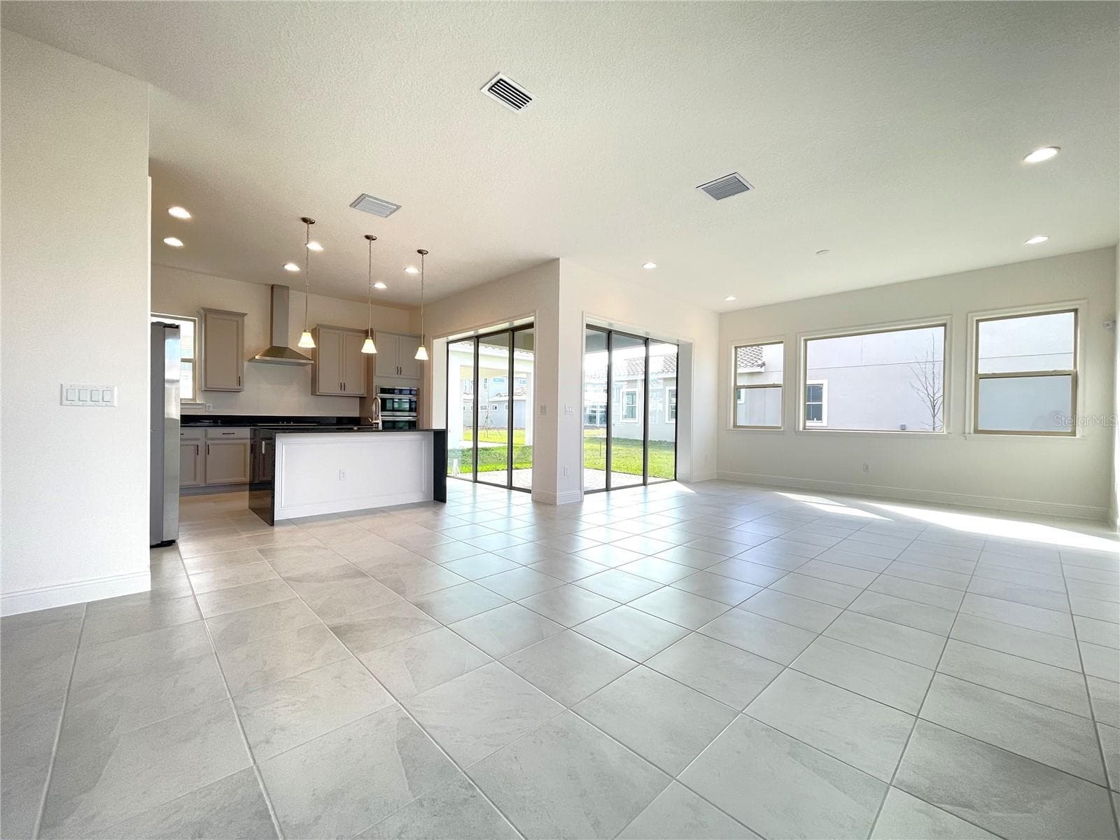 Single Family Residence at 8131 MABURY LN, ORLANDO, photo 6 of 28