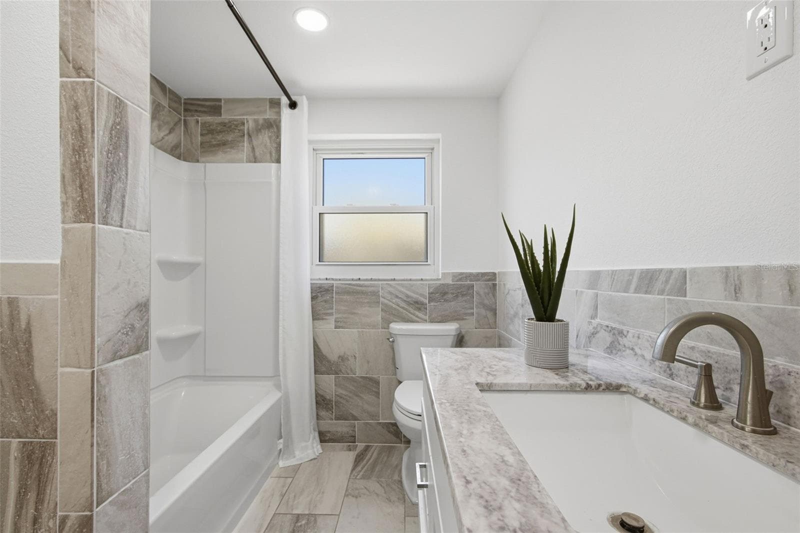 Single Family Residence at 1105 GULF COAST BLVD, VENICE, photo 18 of 30