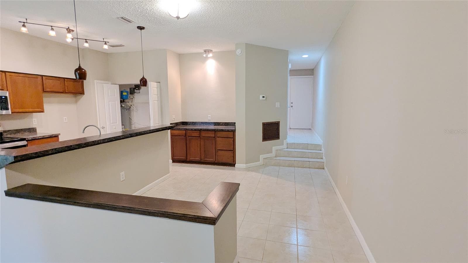 Condominium at 2124 WOODBRIDGE RD, LONGWOOD, photo 8 of 22