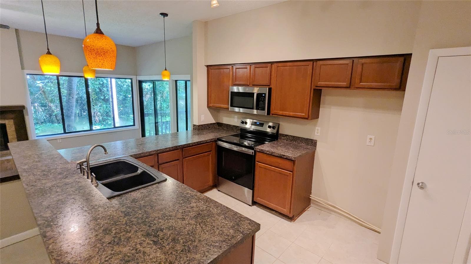 Condominium at 2124 WOODBRIDGE RD, LONGWOOD, photo 12 of 22