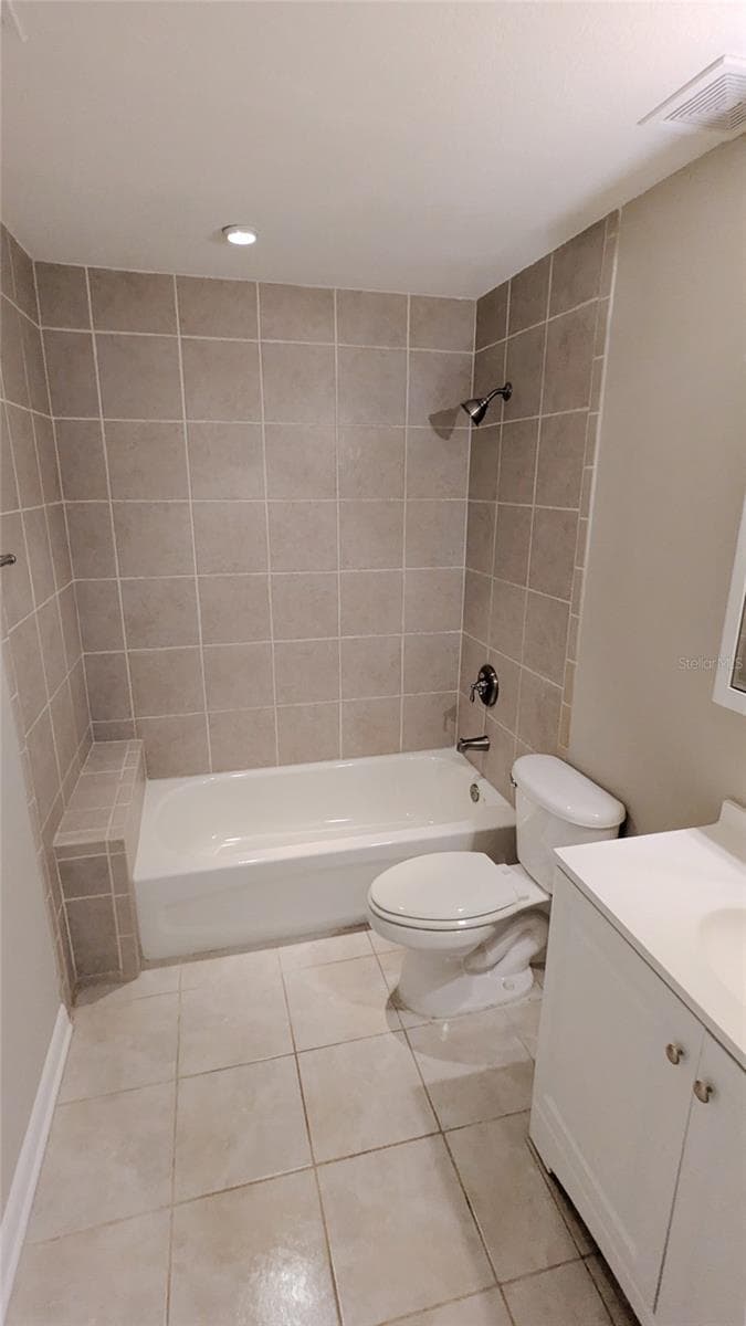 Condominium at 2124 WOODBRIDGE RD, LONGWOOD, photo 19 of 22