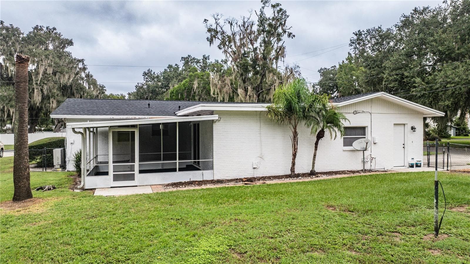 Rear Porch - 975 E MANN RD, BARTOW