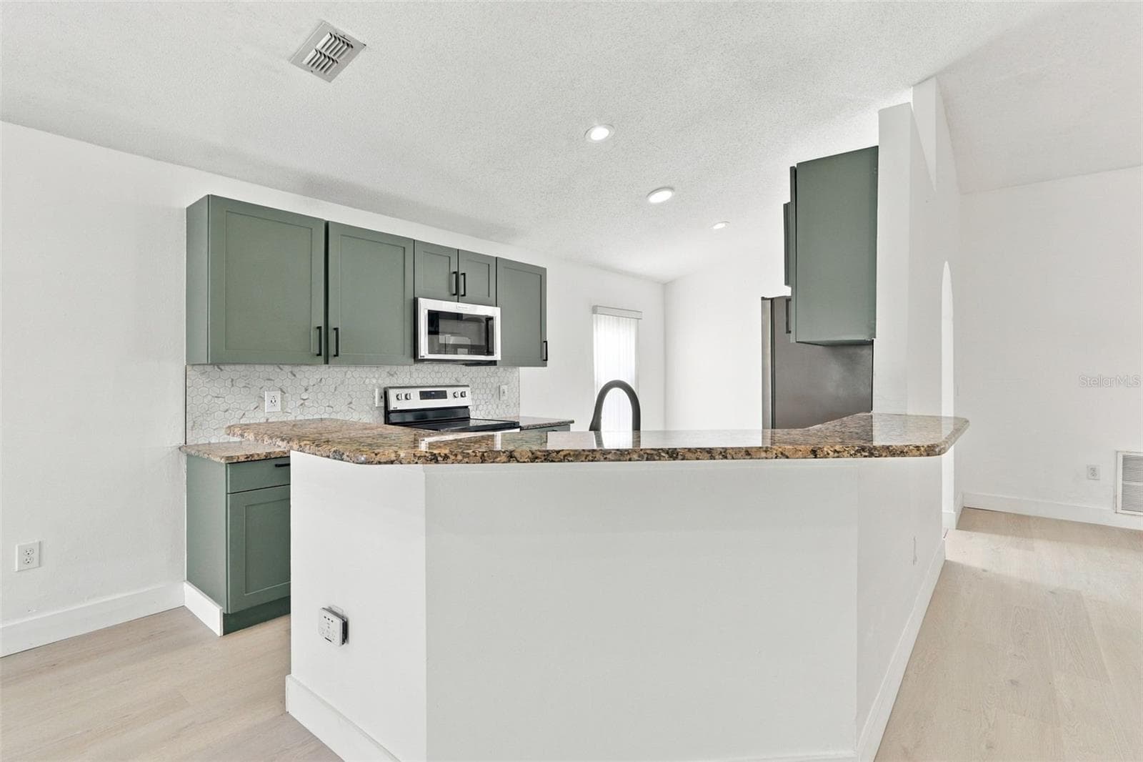 Single Family Residence at 6737 WESTLAKE BLVD, ORLANDO, photo 14 of 36
