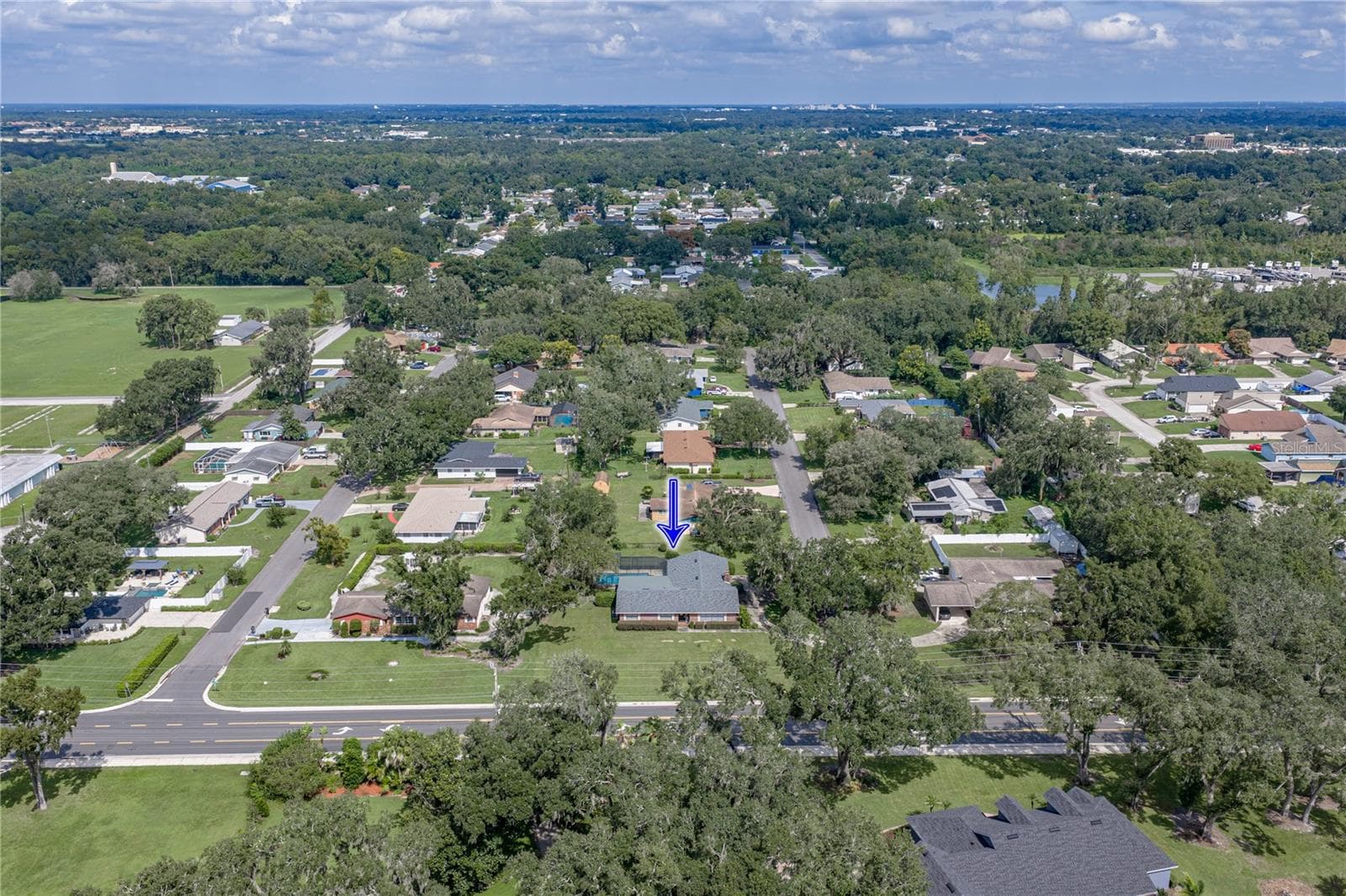 Single Family Residence at 609 W PIPKIN RD, LAKELAND, photo 4 of 48