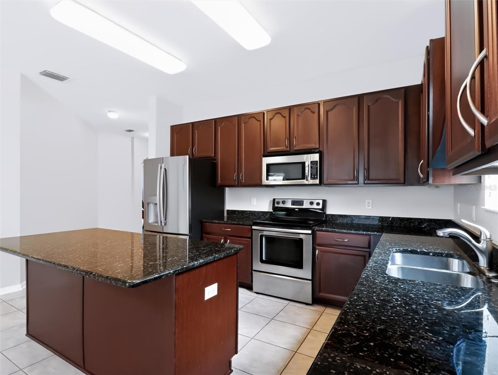 Single Family Residence at 620 CHESNEY DR, VALRICO, photo 15 of 48