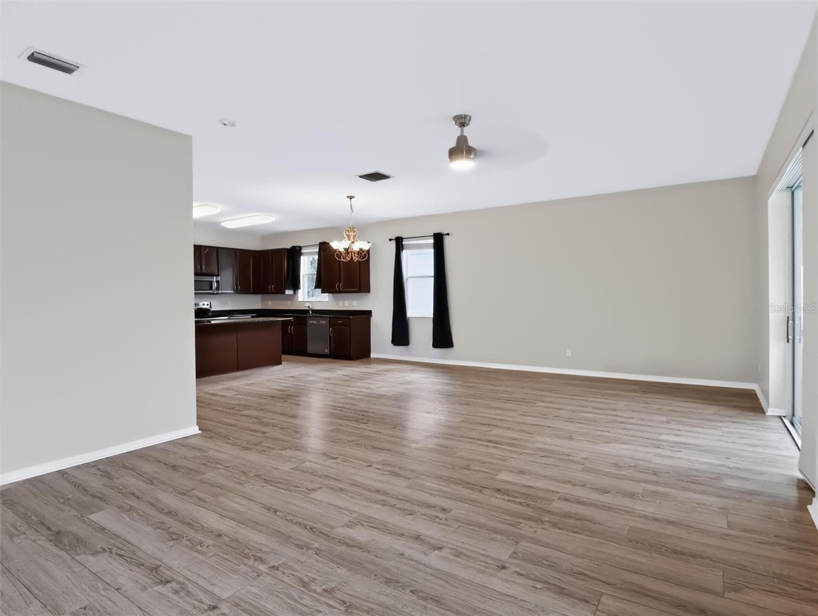 Single Family Residence at 620 CHESNEY DR, VALRICO, photo 17 of 48
