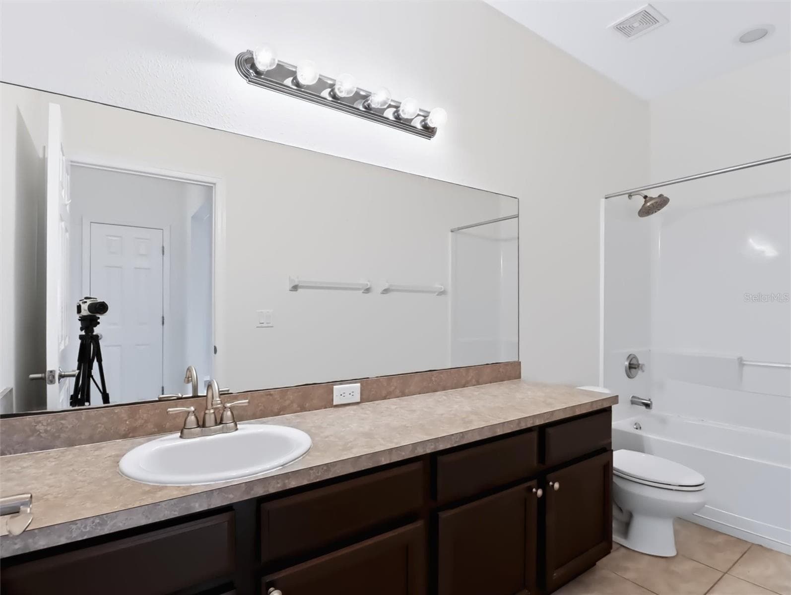 Single Family Residence at 620 CHESNEY DR, VALRICO, photo 24 of 48