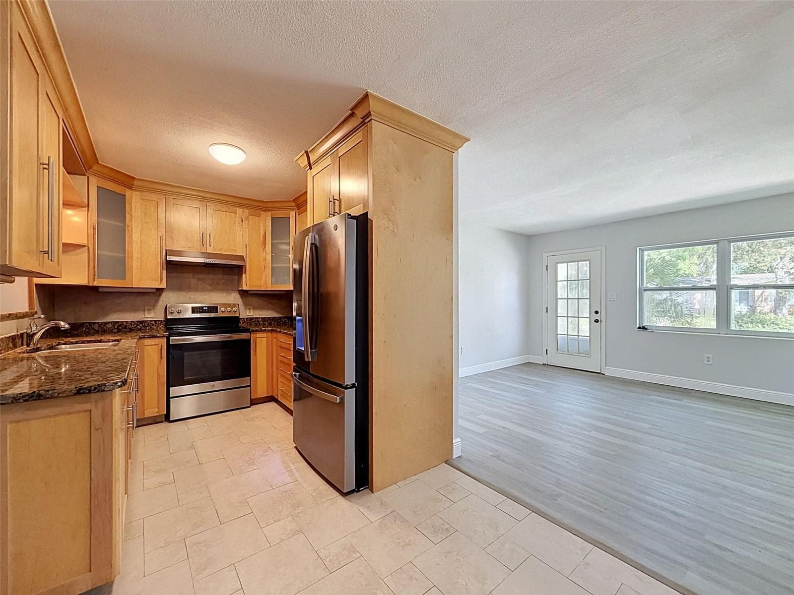 Single Family Residence at 953 CEDARWOOD AVE, DUNEDIN, photo 6 of 29