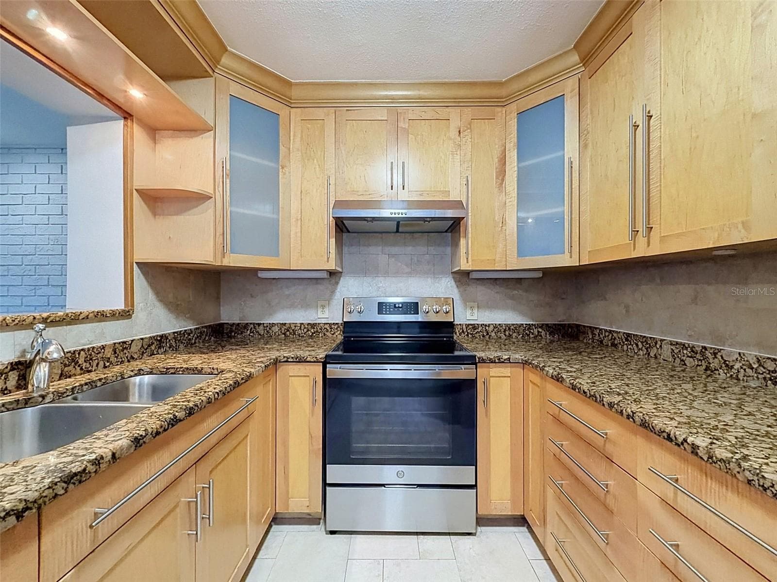 Single Family Residence at 953 CEDARWOOD AVE, DUNEDIN, photo 7 of 29
